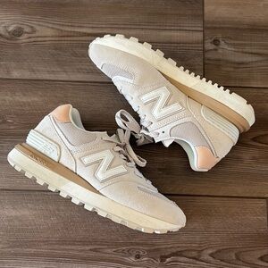 New Balance 574 Unisex Neutral Colors W 6.5/ M 5 excellent Condition